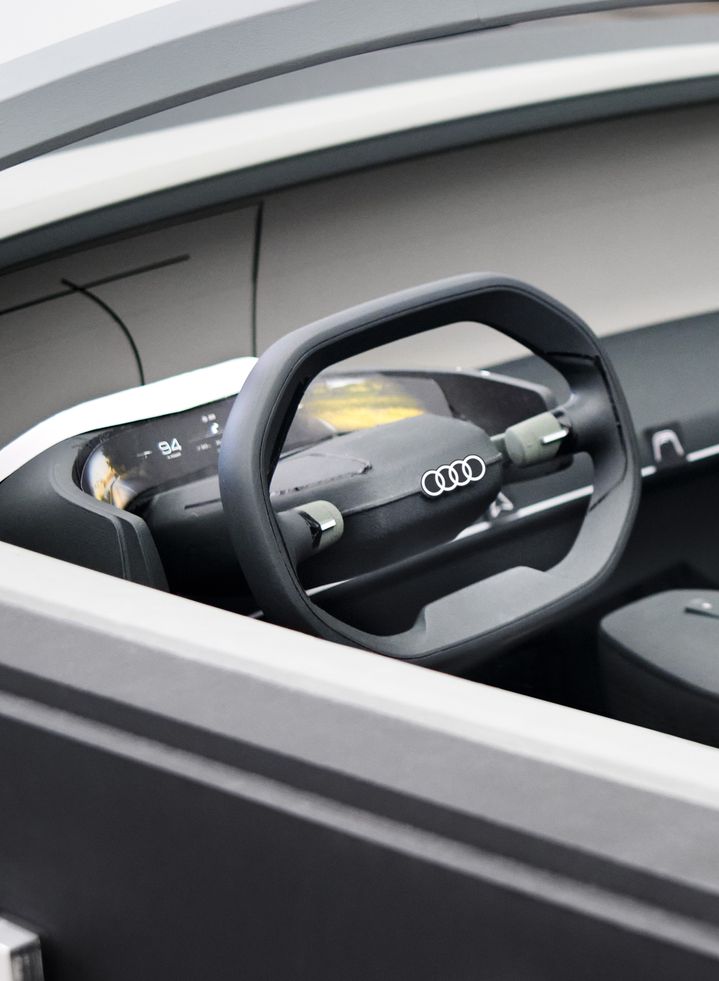 A concept sketch of the steering wheel in the Audi grandsphere concept.