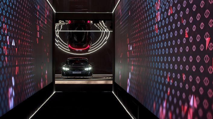 Installation autour de la lumière par le designer Marcel Wanders dans l'Audi City Lab