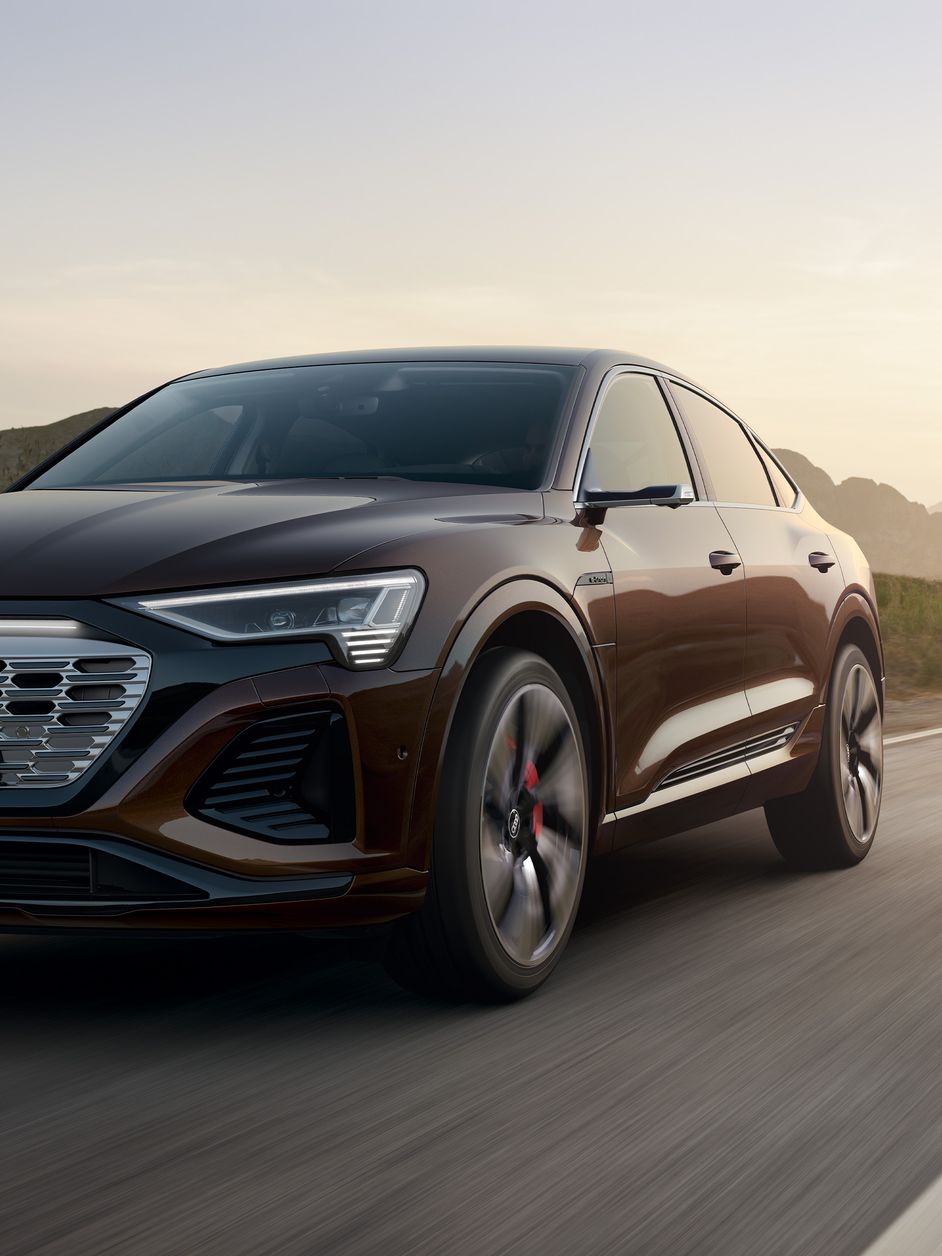 Front headlights of the Audi Q8 e-tron.