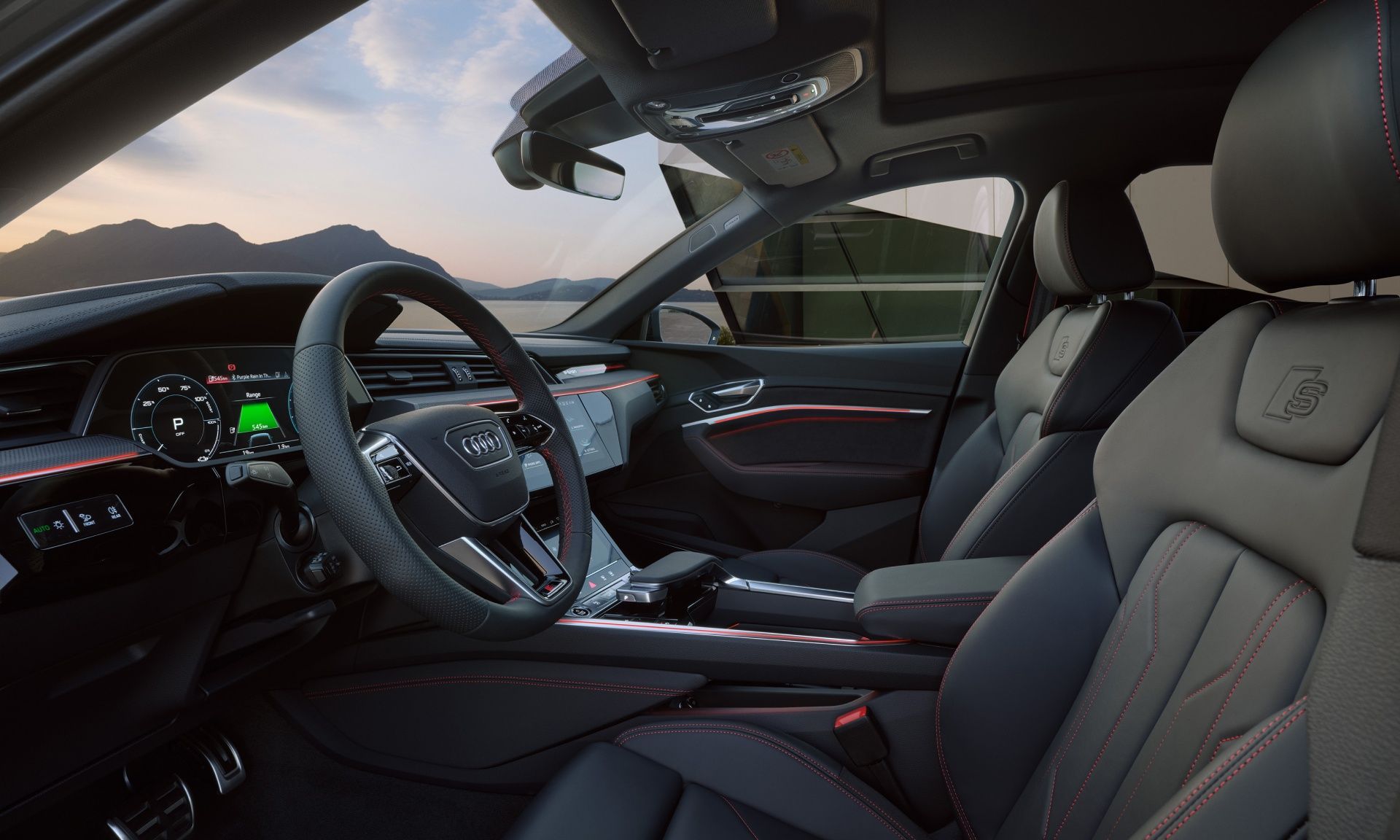 Blick ins Interieur des Audi Q8 e-tron.