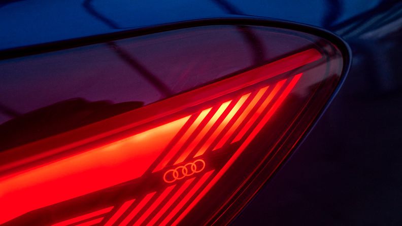 Detail of a taillight of the Audi Q4 Sportback e-tron.