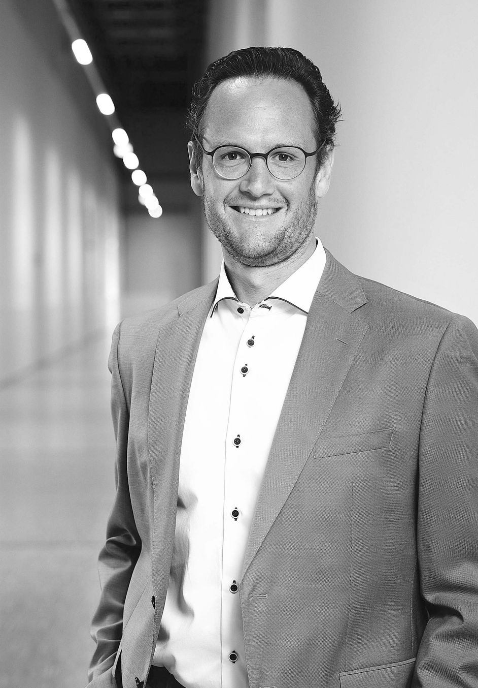 Portretfoto van Dr. Tobias Gründl.