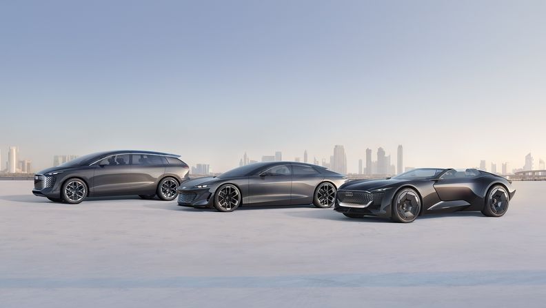 Die drei Konzeptfahrzeuge von Audi stehen in einer Reihe. 