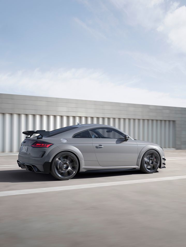 Front view of the Audi TT RS Coupé iconic edition