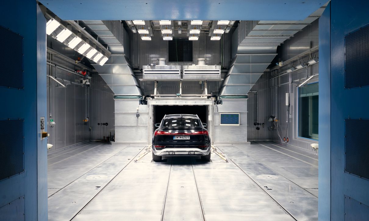 Vista dentro la galleria del vento climatica di Audi.