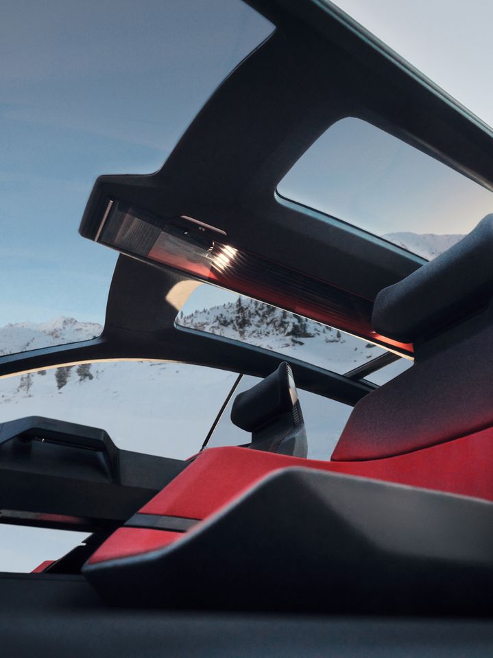 Una vista del techo panorámico de 360 grados del Audi activesphere concept.