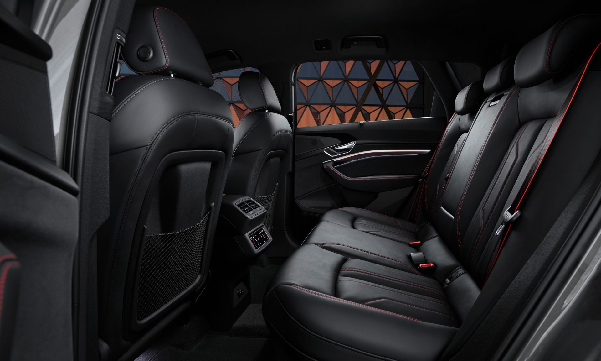 Cockpit of the Audi Q8 e-tron